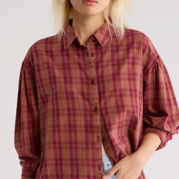 Abound Tops - NWT Abound Plaid Button-Up Shirt Red Tan Jo Size Small